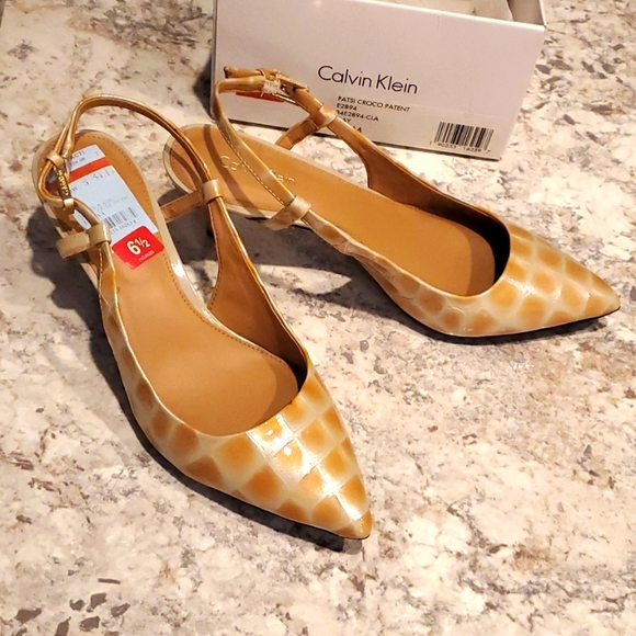 Calvin Klein Womens Heels 6.5 Brown Patent Leather Pointed Toe Slingback Sandals - Picture 1 of 7